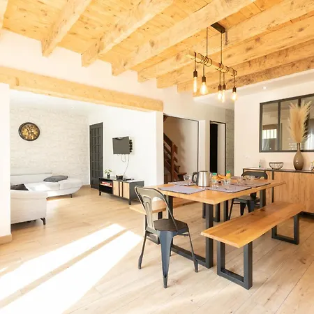 Daire Le Nicolas Lau-Balagnas